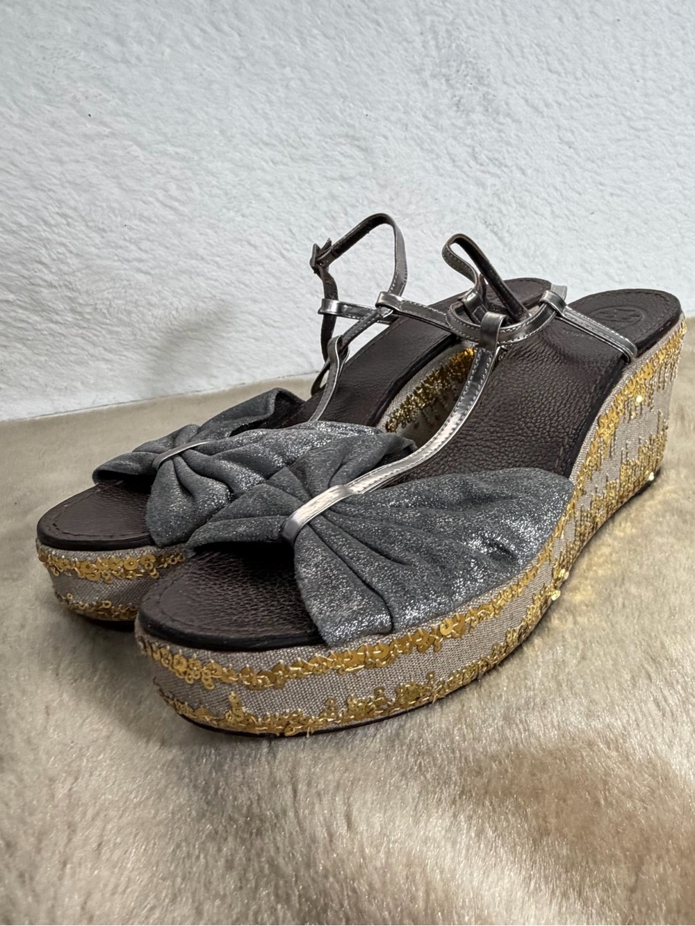 Tory Burch Bow Sequin Wedge Sandals Gunmetal Gold Womens 9.5